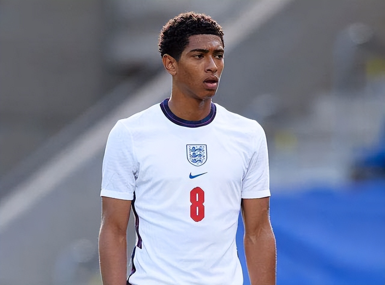 记者：内马尔已正常参加训练，能够参加周六桑托斯的保级战（记者称内马尔已恢复正常训练，周六可出战桑托斯保级大战）