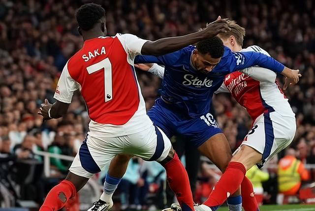 为何亲斯内德？穆帅：斯内德给了我三冠王，那是最棒的一年（穆帅谈为何偏爱斯内德：他助我夺三冠，那是我最好的一个赛季）