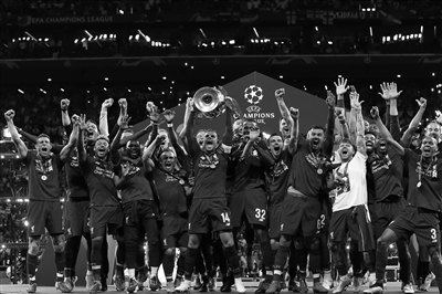 阿坎吉：在学校时发现自己擅长数学；想拥有泽林斯基的技术（阿坎吉：上学时察觉数学天赋，最想具备泽林斯基的技术）