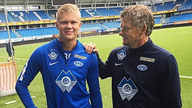 意甲半场：贝内德扎克点射破僵，比萨暂0-1帕尔马（意甲半场战报：贝内德扎克点球先拔头筹，帕尔马暂1-0领先比萨）