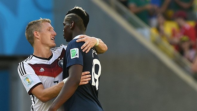 每体：巴萨目前对莱万的原则是，要么大幅降薪要么自由身离开（每体：巴萨给莱万两条路——要么大幅降薪，要么自由离队）