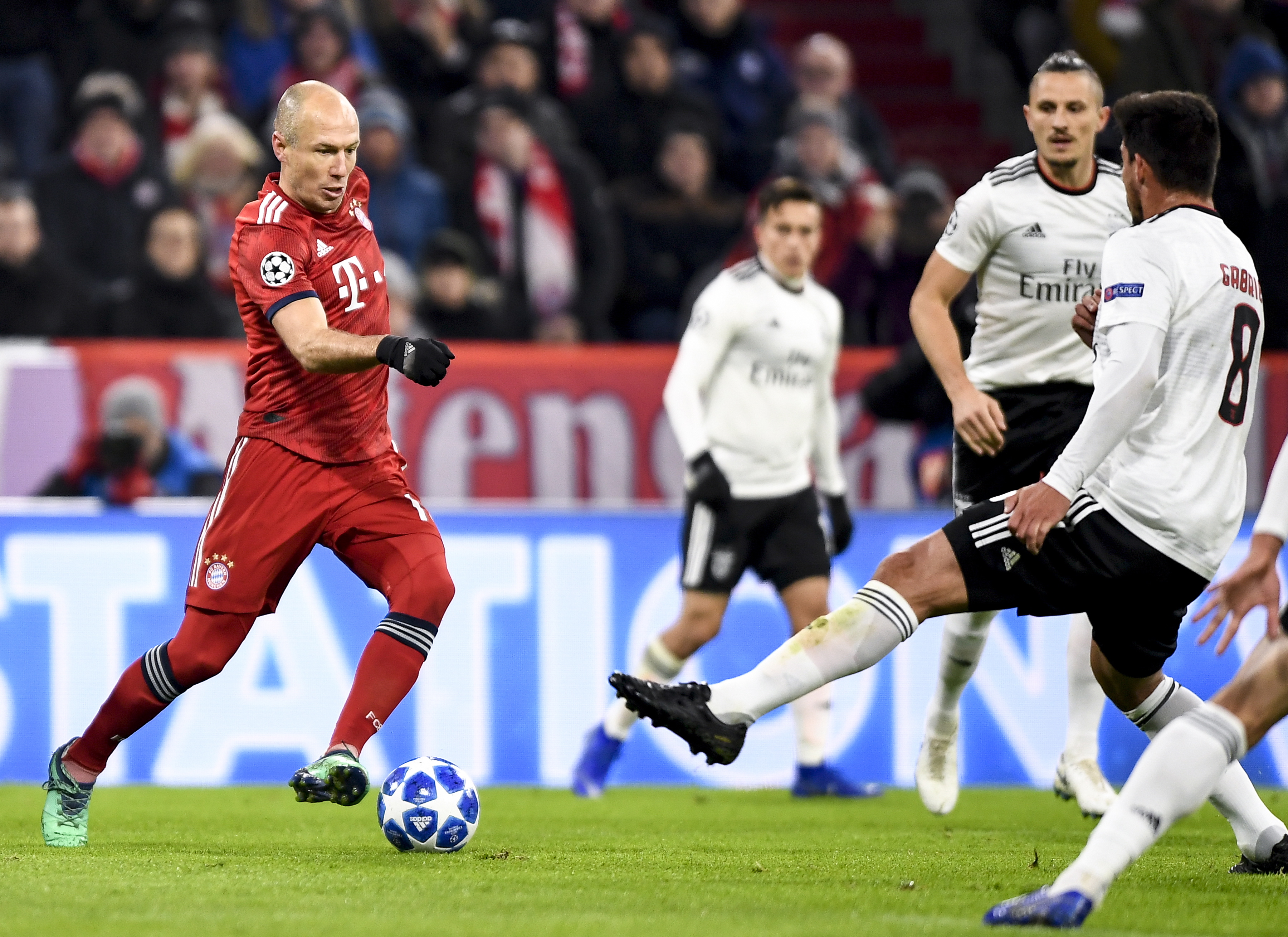 撑起球队前三节！马瑟林&西亚卡姆合砍48分，罚球9中9（前三节扛起大旗！马瑟林与西亚卡姆合得48分，罚球9罚全中）