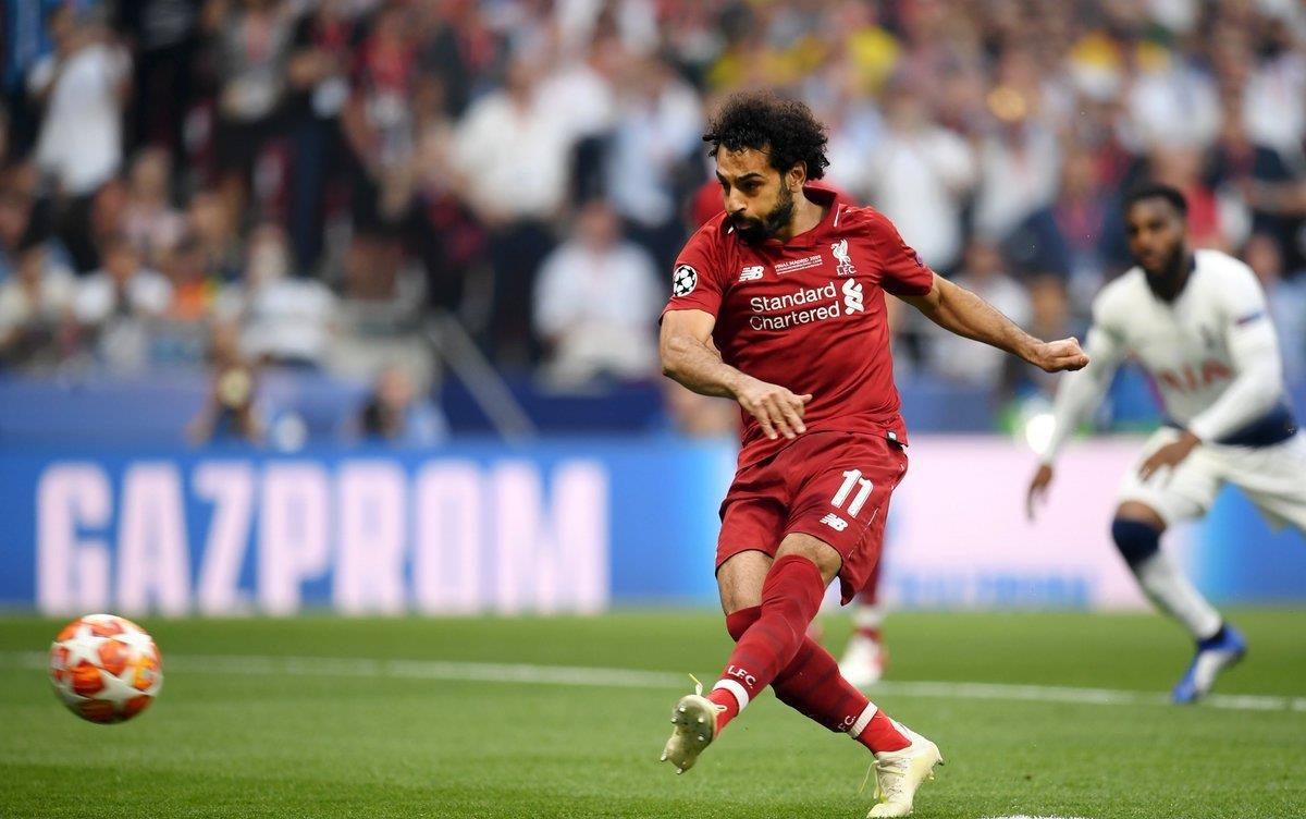 今年上海双雄争冠战启用外籍裁判，去年的主裁为傅明、李海新（上海双雄争冠大战今年启用外籍裁判，去年主哨为傅明、李海新）