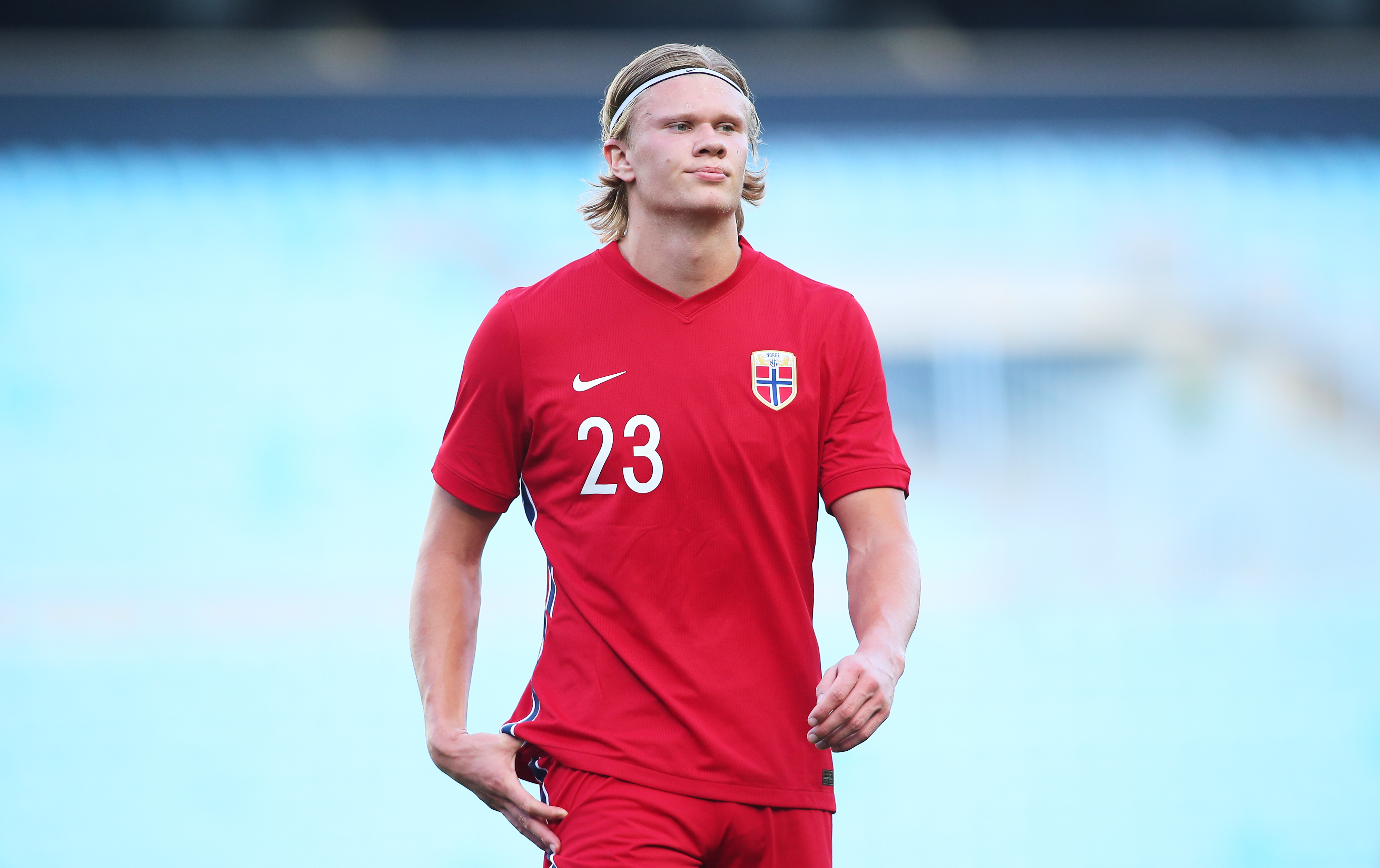 金球奖候选名单即将公布，热门人选浮现（金球奖候选名单将揭晓，热门人选呼之欲出）