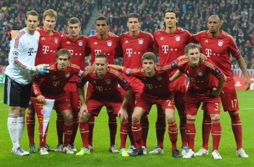 2025／26赛季英超：1亿欧炸裂报价！曼联要从皇马抢走巴尔韦德（英超2025／26：曼联砸1亿欧强挖皇马中场巴尔韦德）