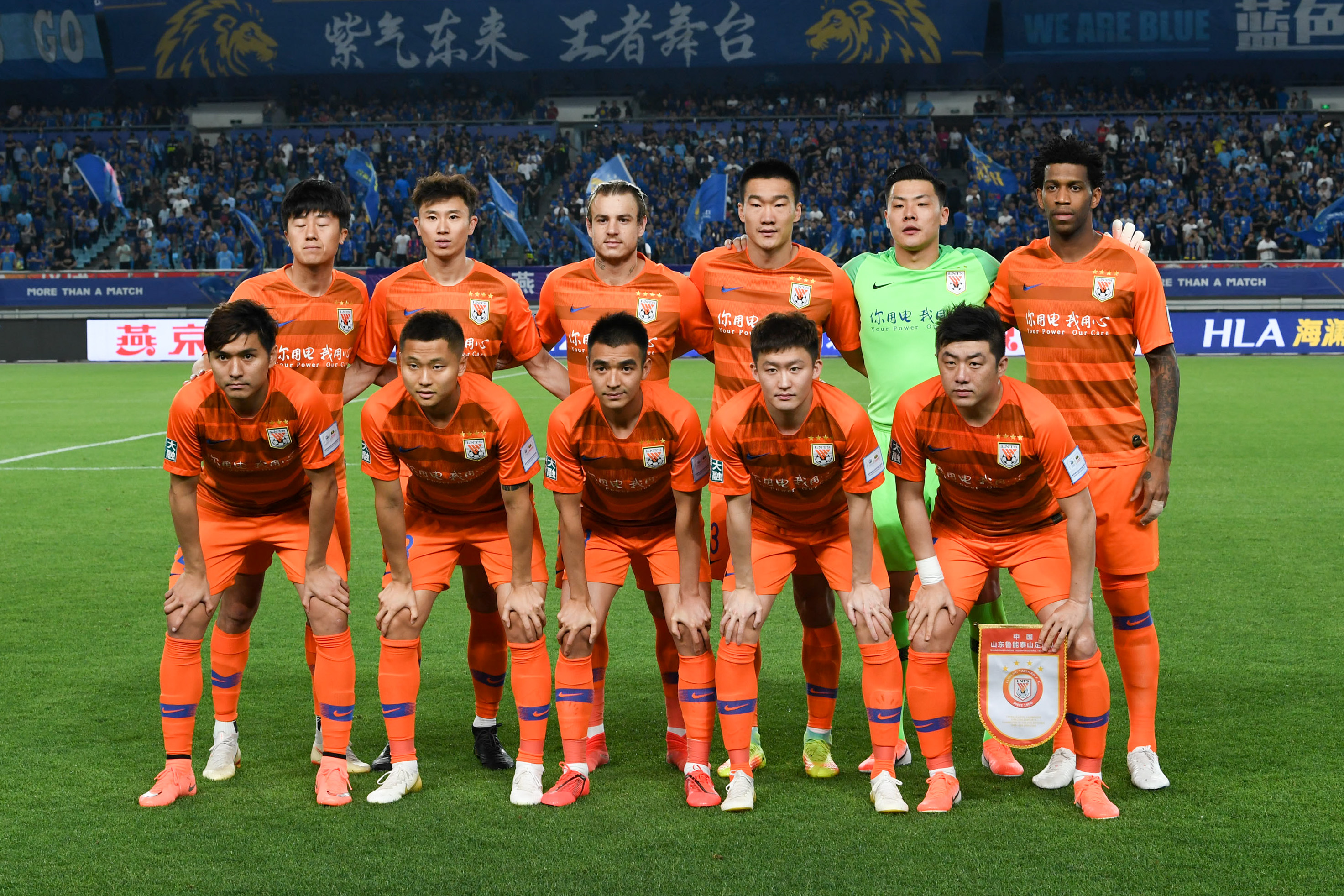 每体：若马丁对马竞时担任中卫，埃里克将踢右后卫&孔德替补（每体：若马丁战马竞司职中卫，埃里克出任右后卫，孔德将替补）