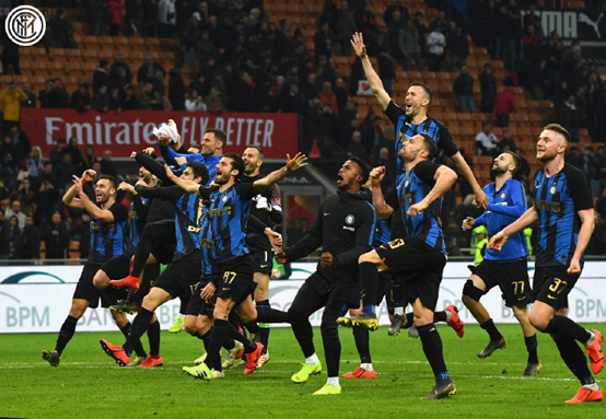 丰特炮轰拉波尔塔：他原本可留下梅西，却选择了追随皇马主席（丰特怒斥拉波尔塔：原可留住梅西，却偏要向皇马主席靠拢）